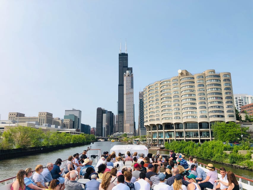 Chicago River: 90-Min Architecture Boat Tour - Aqua Tower and the modern residential city