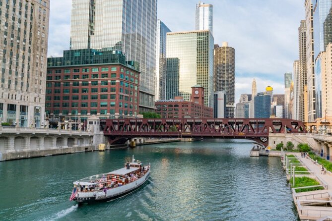 Chicago River Cocktail Cruise - Why Chicago looks best from the river
