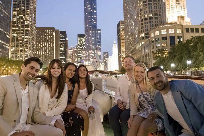 Chicago River Cocktail Cruise - The Chicago River: 50 skyscrapers in one moving lesson