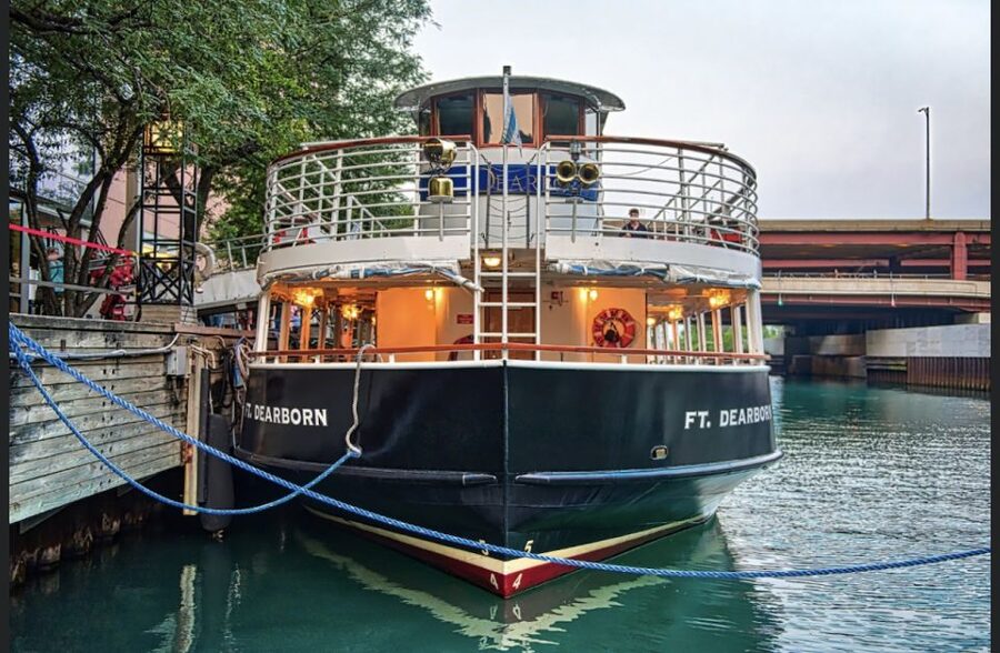 Chicago River: Guided Sunset Cocktail & Architecture Tour - Boarding for a 90-minute sunset ride
