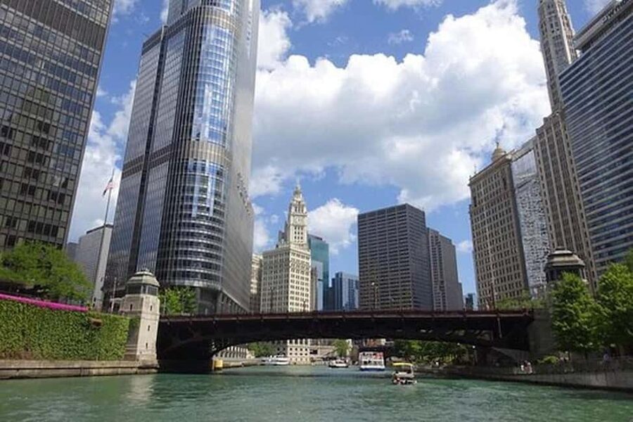 Chicago: Tiki Bar Cruise on Chicago River or Lake Michigan - Getting to Dock 12
