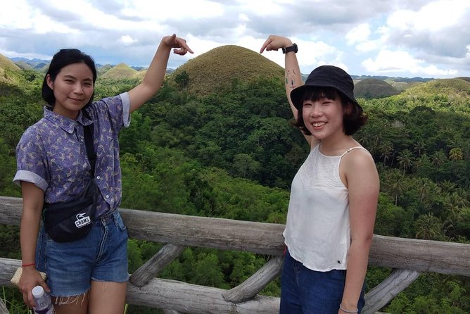 Chocolate hills tour with Tarsier & Loboc river Buffet Lunch (half-day tour) - Meeting Bohol’s tiny tarsiers
