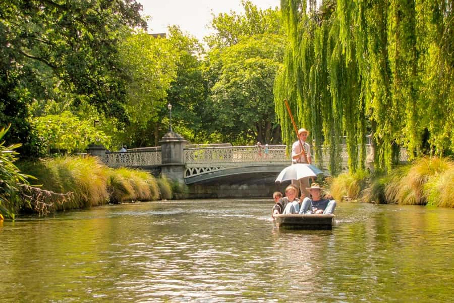 Christchurch: Gondola Ticket and Punt Ride on the Avon River - Getting the most from the Gondola