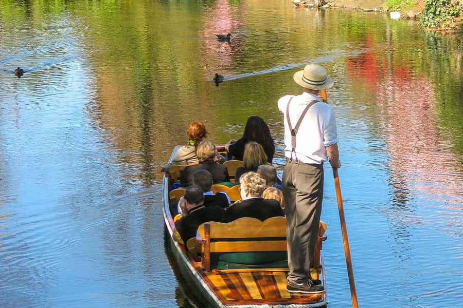 Christchurch: Gondola Ticket and Punt Ride on the Avon River - Practical details that affect the day