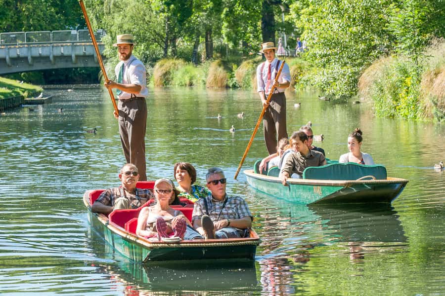 Christchurch: Gondola Ticket and Punt Ride on the Avon River - A quiet 30 minutes on the Avon River
