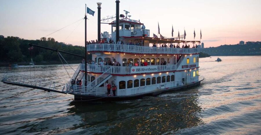 Cincinnati: Ohio River Cruise with Buffet Dinner - What appears on the dinner buffet