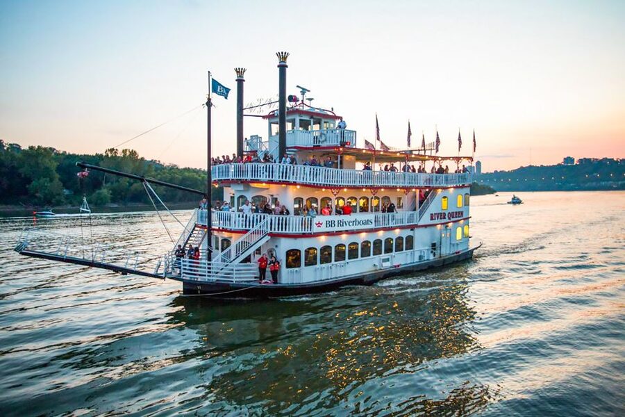 Cincinnati: Riverboat Cruise with Lunch and Entertainment - Key points to know before boarding