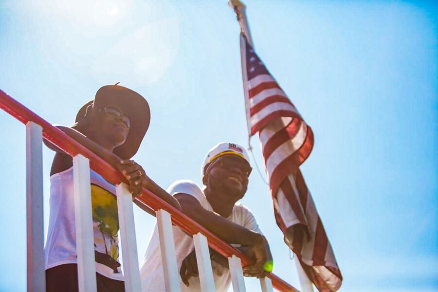 Cincinnati: Riverboat Cruise with Lunch and Entertainment - Finding the best views on board