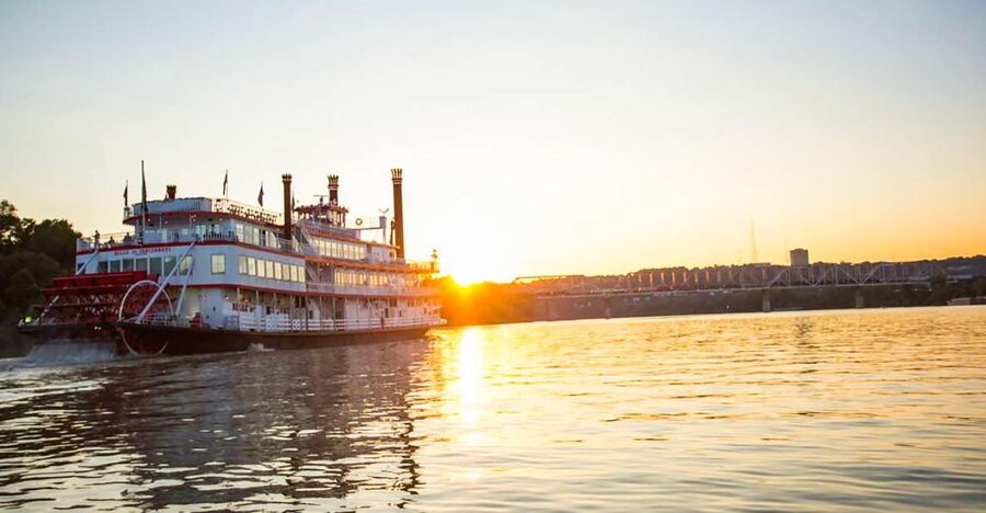 Cincinnati: Riverboat Cruise with Lunch and Entertainment - Boarding at Newport Landing