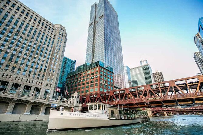 City Cruises Chicago: Premier Plus Brunch Cruise on Chicago River - Merchandise Mart at the river junction