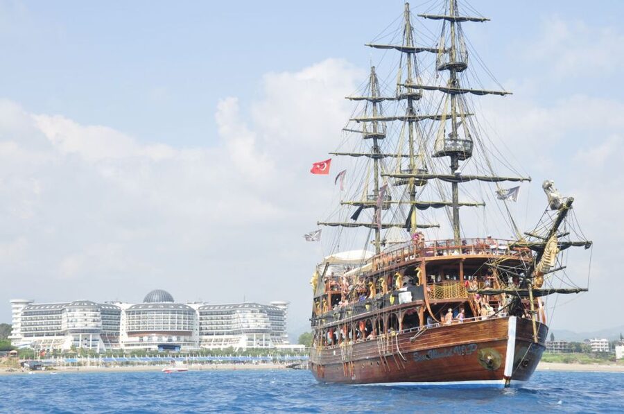 City of Side: Manavgat River Boat Lunch Cruise & Bazaar Tour - Swimming where the river meets the sea