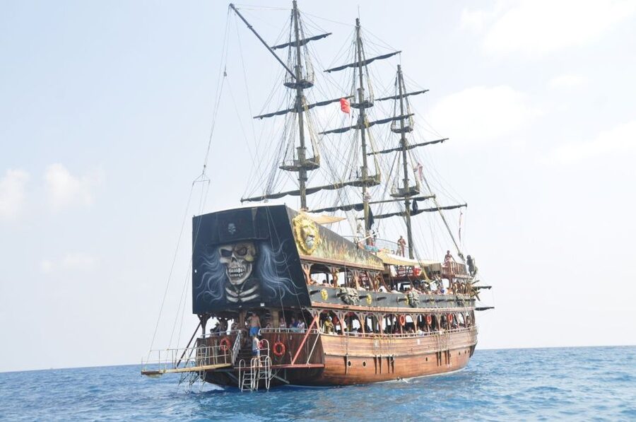City of Side: Manavgat River Boat Lunch Cruise & Bazaar Tour - Lunch on board: simple rather than choice-filled