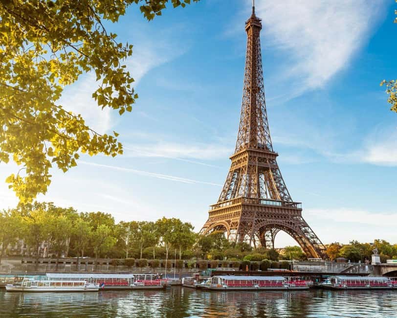 Classical and Monumental Paris Tour along the Seine River - The Seine, Bateau Mouche boats, and life along the water