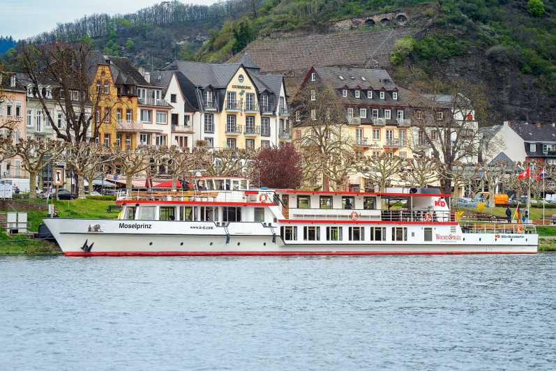 Cochem: Panoramic Cruise on the Moselle River - The first view: Cochem from the Moselle