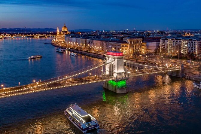 Cocktail Cruise and City Views on the Danube in Budapest - Parliament and the Castle District after dark
