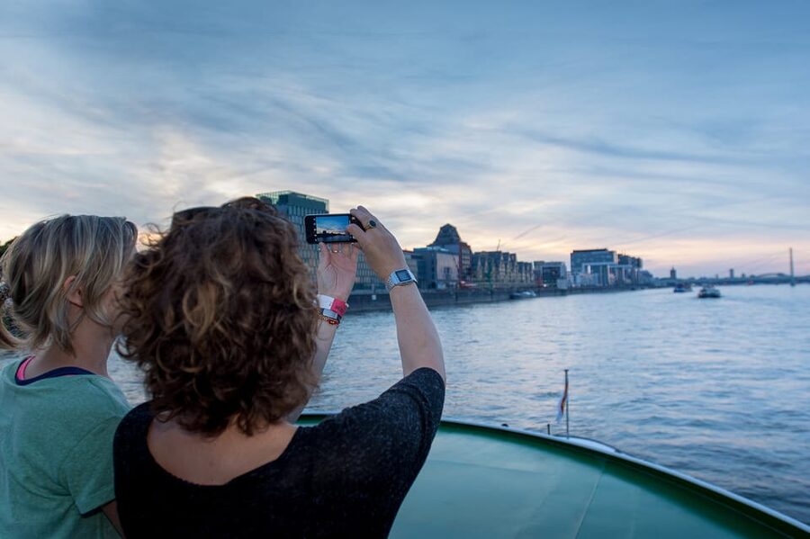 Cologne: 2-Hour Evening Cruise on the Rhine River - Music, drinks, and the onboard mood