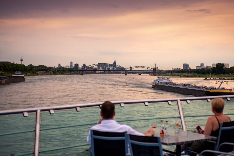 Cologne: 2-Hour Evening Cruise on the Rhine River - Finding the boat beneath Hohenzollern Bridge