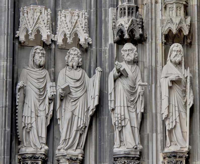 Cologne: Crime on the Rhine guided tour - Cologne’s crime stories begin beside the cathedral