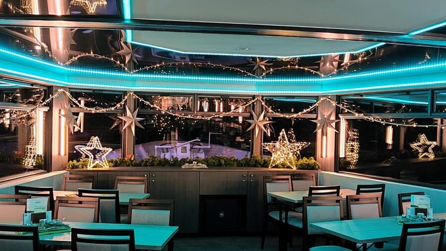 Cologne: Rhine River Winter Cruise with Festive Music - What the main sights look like from the Rhine