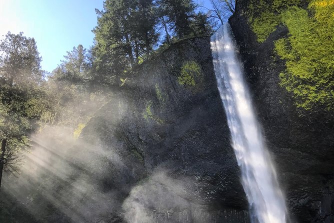 Columbia River Gorge Waterfalls & Mt Hood Tour from Portland, OR - Hood River supplies the lunch break