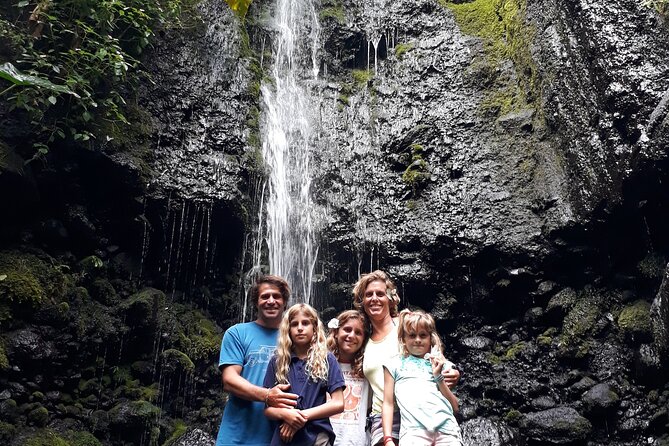 Crossing Island of Tahiti 4x4 Mountain, Waterfall, River, Basins - Guides add the human side of the trip