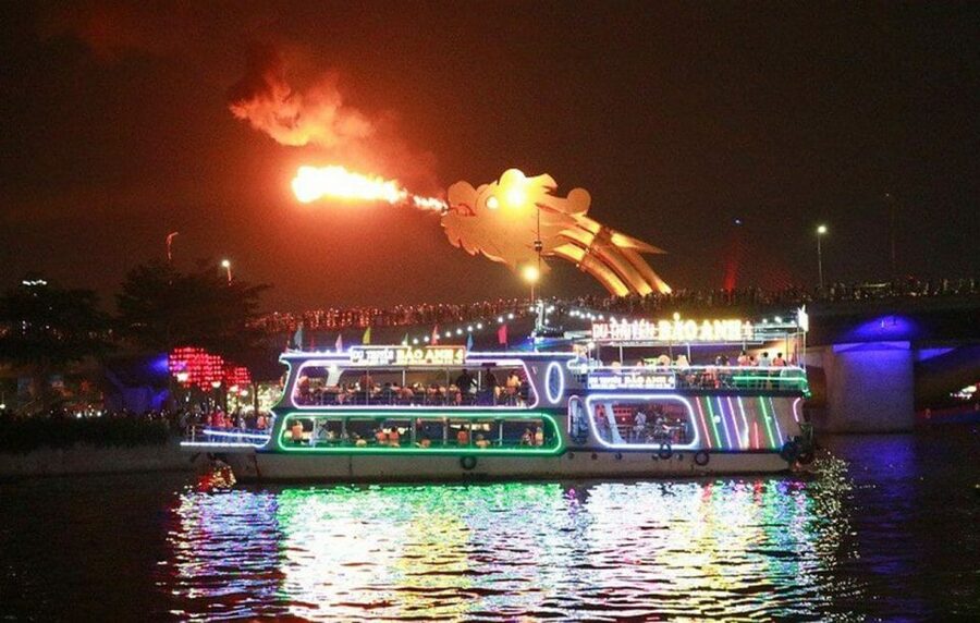 Da Nang: Han River Local Cruise by Night - From the ticket office to the river