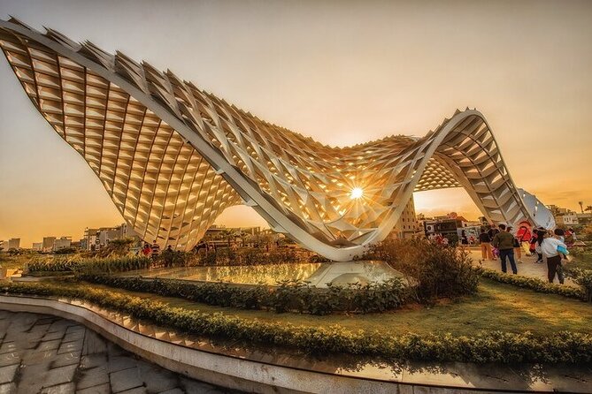 Da Nang Night Foodie Tour City and Han River Cruise By Private - Dragon Bridge and the weekend fire show