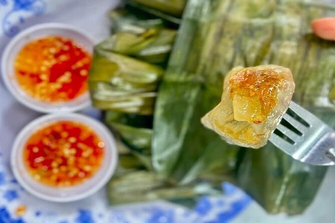 Da Nang Night Foodie Tour City and Han River Cruise By Private - Your guide shapes the experience