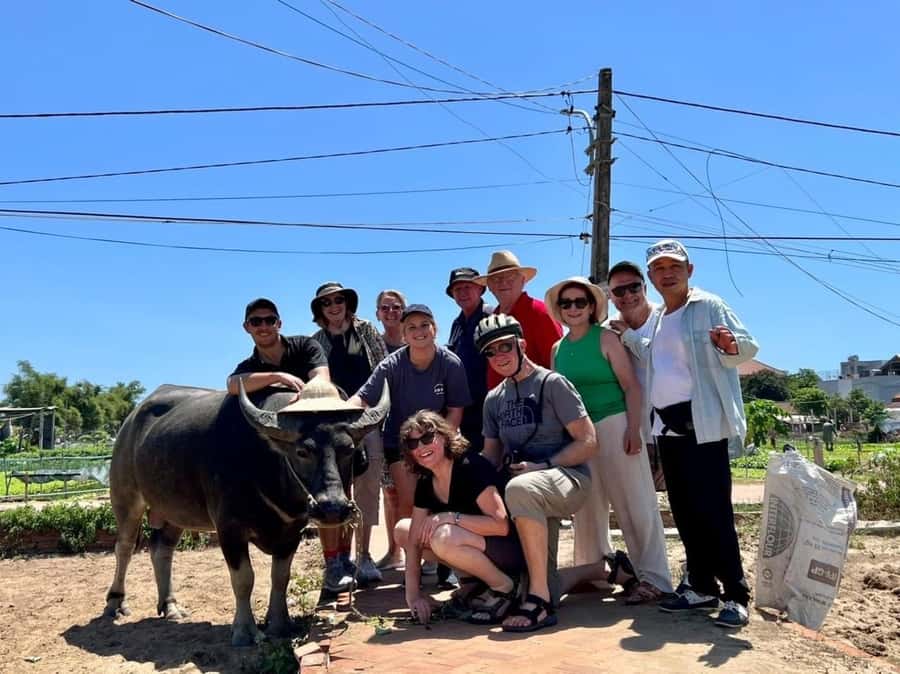 Da Nang or Hoi An: Countryside Bike & Basket Boat Tour - Fishing, family life, and the meal