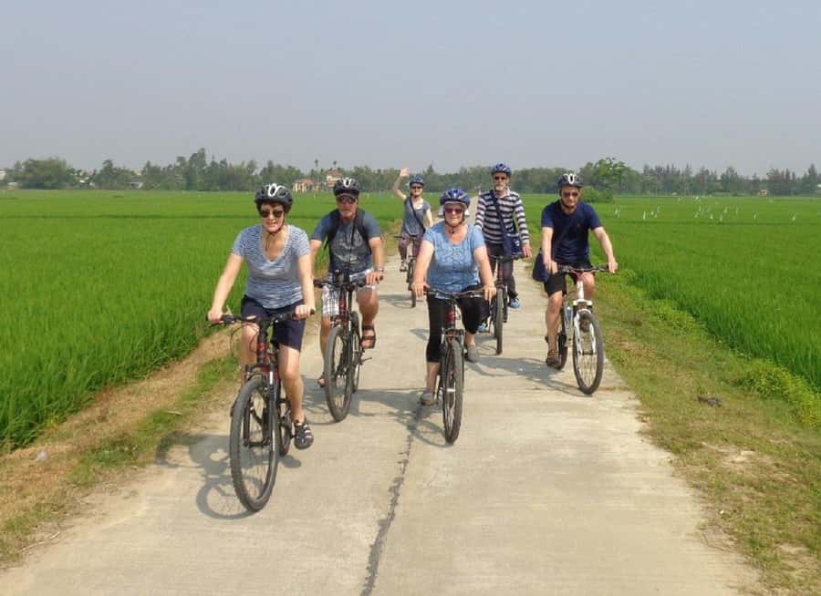 Da Nang or Hoi An: Countryside Bike & Basket Boat Tour - The guides make the difference