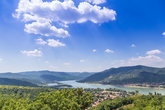 Danube Bend Full-Day Private Tour From Budapest - A three-course lunch with a Danube view