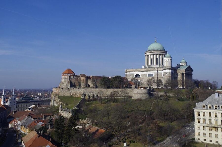 Danube Bend: Private 8-Hour Full Board Tour from Budapest - Visegrád, castle choices, and a proper lunch