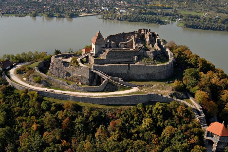 Danube Bend: Private 8-Hour Full Board Tour from Budapest - What the private format is worth