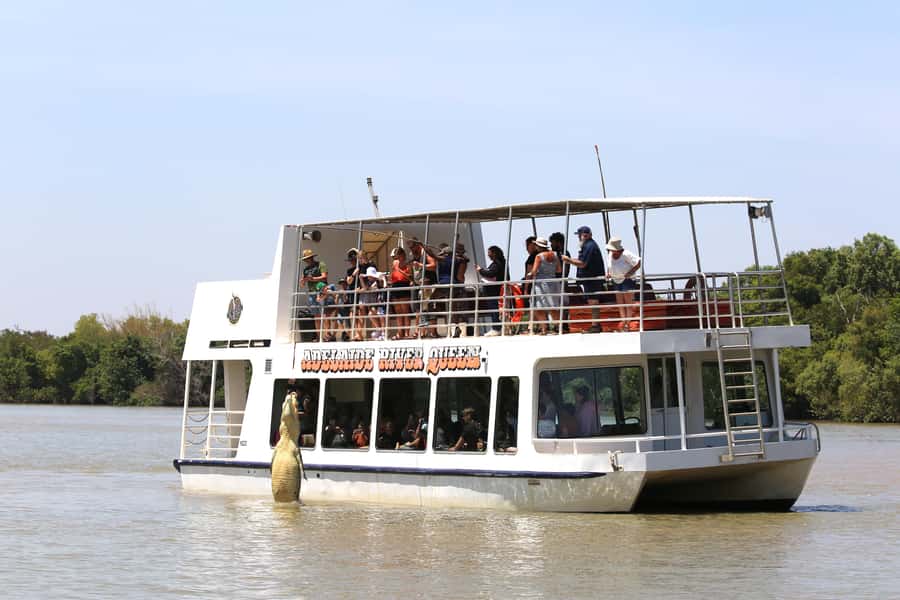 Darwin: Adelaide River Queen Original Jumping Crocodiles - The one-hour route from Arnhem Highway to Wak Wak