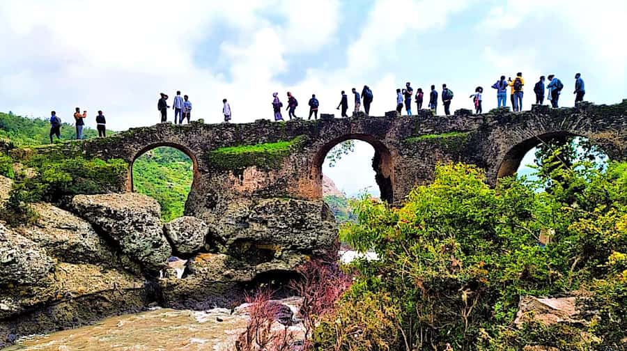 Day trip Debre Libanos, Bule nile George &Portugal Bridge - Who should book this experience?