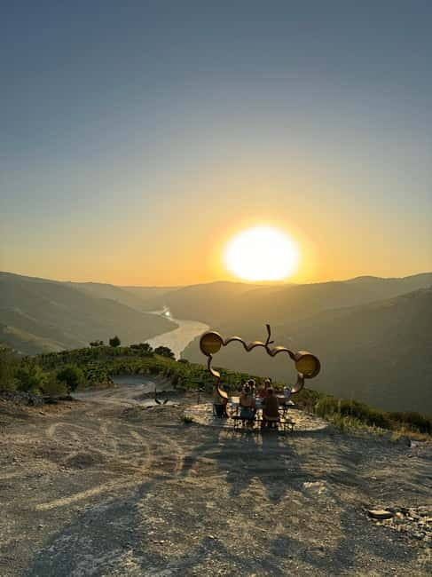 Douro offroad experience: visit to a winery and a picnic - Starting from Pinhão, Peso da Régua, Tabuaço, or Armamar