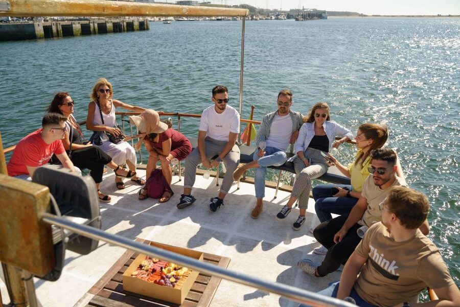 Douro River: Party Boat Tour - From Marina da Afurada into the Douro