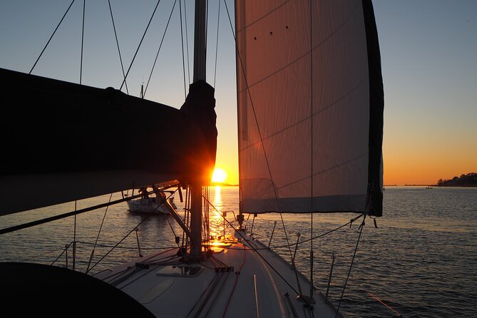Douro Sunset Sailboat Experience in Porto - Why a sunset sail shows Porto at its best