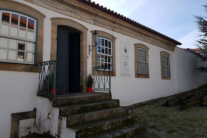 Douro Valley for Wine Lovers with Visit to 4 Wineries and Lunch - The guides can make or break the day