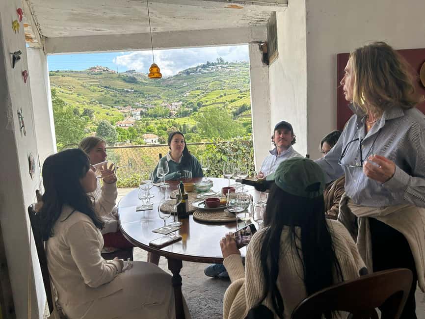 Douro Valley: Half-Day, with 1 winery & 1-h boat tour - What the small-group format adds
