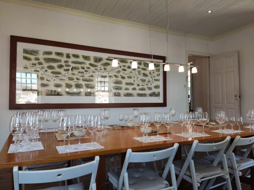 Douro Valley: (Pinhão) Quinta da Foz - Tour&Tasting 5 WINES - Olive oil adds a useful local touch