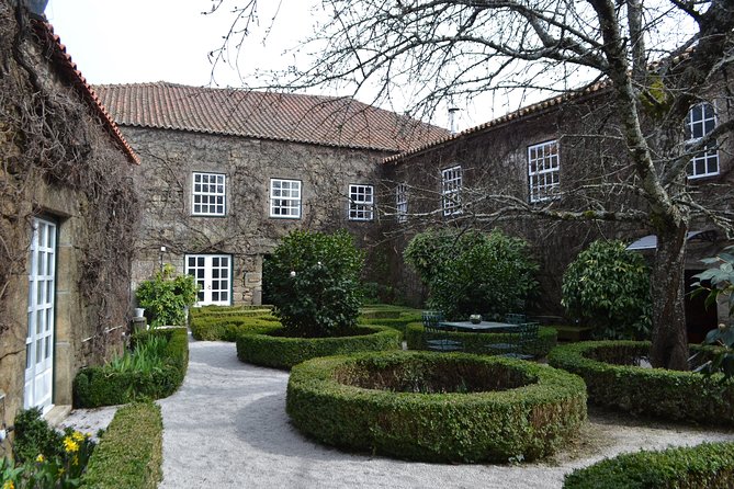 Douro Valley Tour: 2 Vineyard Visits, River Cruise, Winery Lunch - National Road 222 and the approach to Pinhão