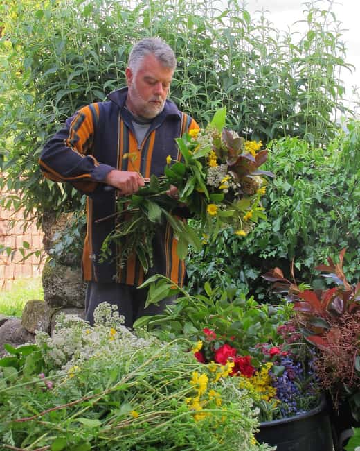 Douro Valley: Traditional Cooking Class, Farm Tour and Lunch - A farm visit with a family story at its heart