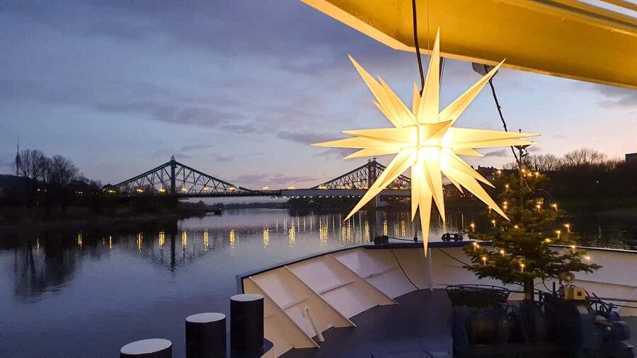 Dresden: Winterlights Evening River Cruise with Dinner - Augustus Bridge and Dresden’s baroque center