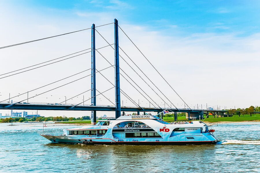 Düsseldorf: City Sightseeing Cruise on the Rhine - What this one-hour cruise actually gives you