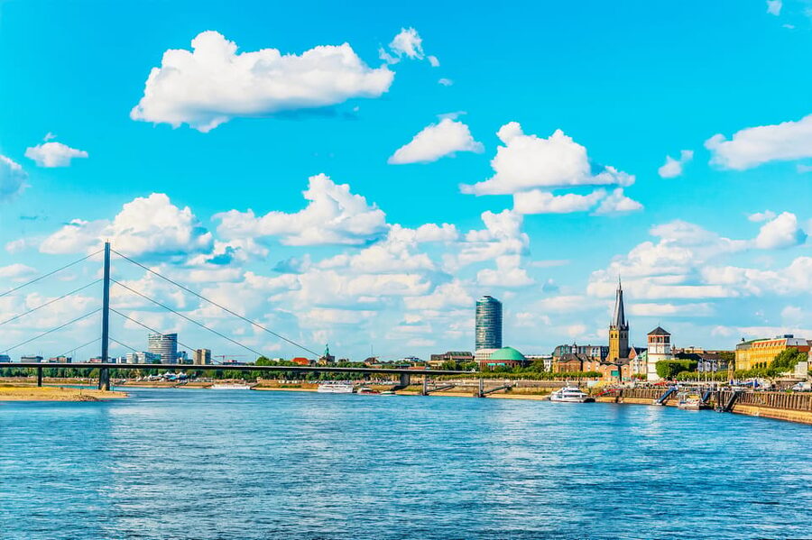 Düsseldorf: City Sightseeing Cruise on the Rhine - Commentary, languages, and what you will hear