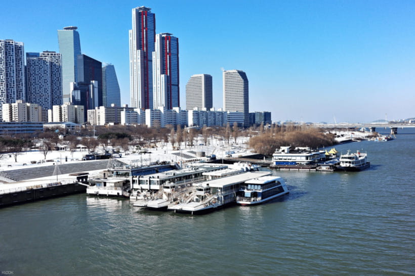 Eland Han River Cruise & Ashley Marine Buffet - Live music changes the mood