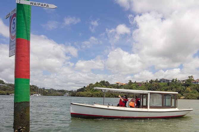 Electric Boats to explore Kerikeri river - Learning to Handle a Quiet Electric Boat