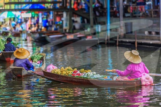 Floating Markets and Bridge on River Kwai Tour from Bangkok - Entering Damnoen Saduak by longtail boat