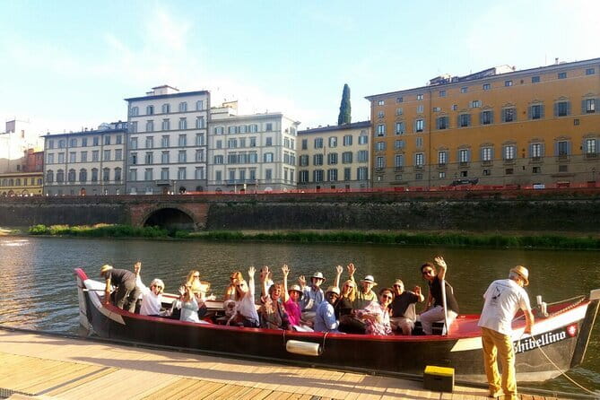 Florence River Cruise on a Traditional Barchetto - Finding the meeting point near the Arno